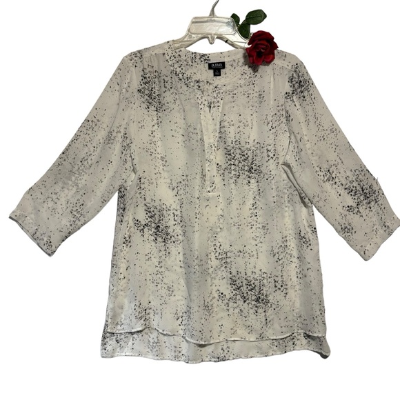 ana Lg Top 3/4 sleeves black white split 1/4 open front geometric print LIKE NEW - Picture 1 of 10